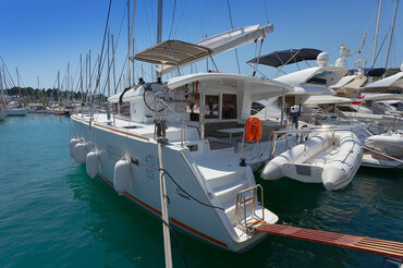 Catamaran Lagoon 400 S2 - Charter Split Catamaran Lagoon 400 S2 - Charter Split