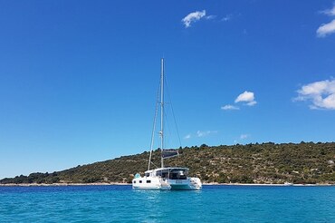 Catamaran Lagoon 46 from Kaštela - Charter Split Catamaran Lagoon 46 from Kaštela - Charter Split