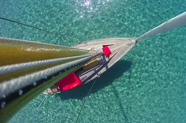 How to rent a yacht in Croatia (source: unsplash)