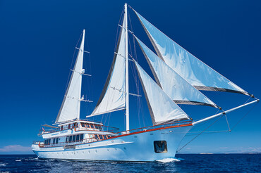 Motor sailing yacht Corsario - Charter Split Motor sailing yacht Corsario - Charter Split